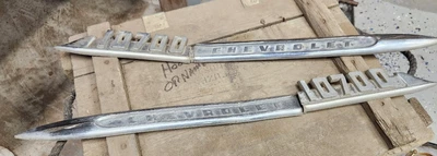 $39.99 • Buy Vtg Hood Ornamet/emblems