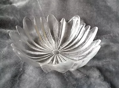 Dartington Glass Dish Fruit Bowl Daisy Flower Design H3 × W8   • £12.50