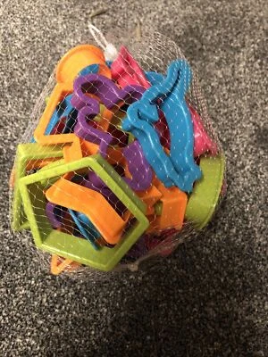Bag Of Plastic Pastry Cutters Inc Some Christmas  • £2