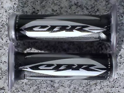 Honda CBR 250 300 500 600 F3 F4i 600RR 1000 RR 1000RR SILVER GEL LOGO HAND GRIPS • $19.95