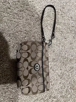 Coach Wristlet • $5