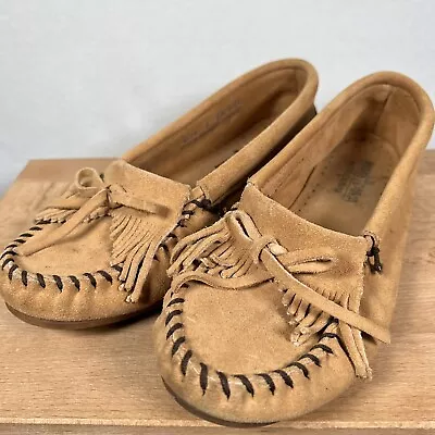 $17.99 • Buy Minnetonka Kilty Moccasin Shoes Hardsole Moc Taupe Suede Womens Size 8 Fringe