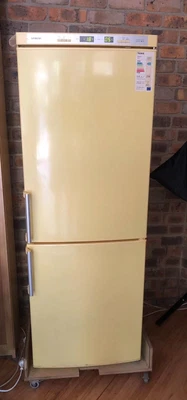 $120 • Buy Fridge SIEMENS Good Condition Bright Yellow With LCD Screen Temperature