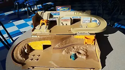 Vintage Hot Wheels Construction Site Sto-And-Go Folding Play Set • $15.99