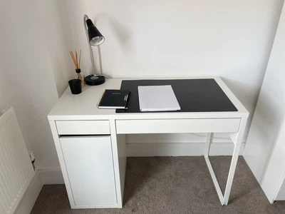 £45 • Buy White Ikea Desk With Drawers