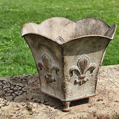 Metal Flower Pot Fleur-De-Lis 10  H • $15