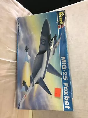 Revell MiG 25 Foxbat 1/100 Model Kit SEALED • $39.99