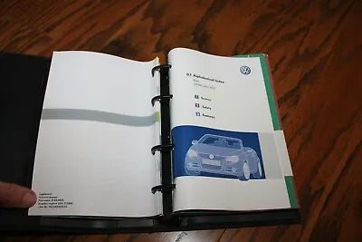 2010 Volkswagen VW Eos Owners Manual With Case Vok979 • $117