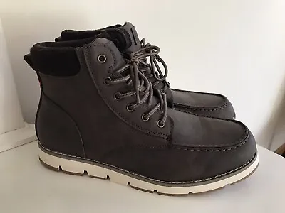 Levi's Mens Dean Neo Vegan Leather Rugged Rubber Sole Casual Comfort Hiker Boot • $25