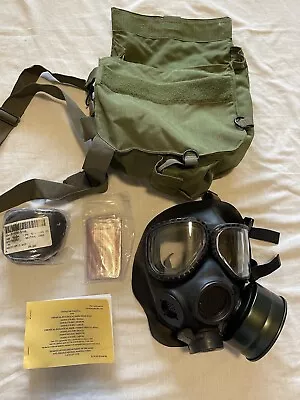 Genuine USGI Military M40 Gas Mask Size Med/L. With Bag & Dark Lenses NEW Filter • $295