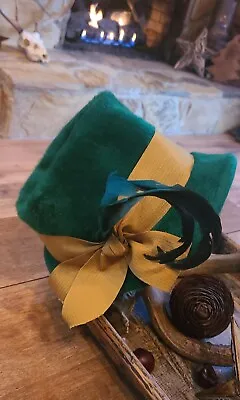 Vintage Schiaparelli Green Felt Hat Gold Bow Feather Body Italy • $49.99