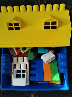 Bundle Of MEGA BLOKS +Farm House Storage Container Box VGC Animals Multicolored • £8.80