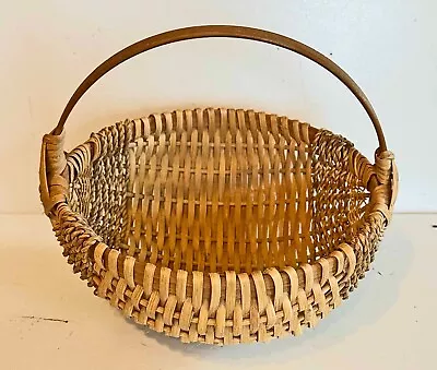 Primitive Round Woven Basket W Handle - Flowers Herbs Egg Gathering 10  Diameter • $20
