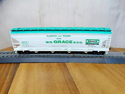 Tyco HO Scale 52' W.R. Grace SHPX 52102 Center Flow Covered Hopper • $15