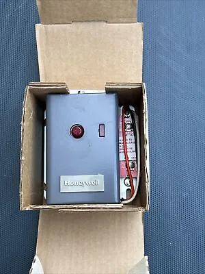 HONEYWELL R8184G-1138 / R8184G1138 Protectorelay Oil Burner Control • $220