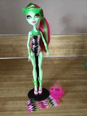 Monster High Venus McFlytrap SWIM CLASS Beach Beasties Doll • $29.99