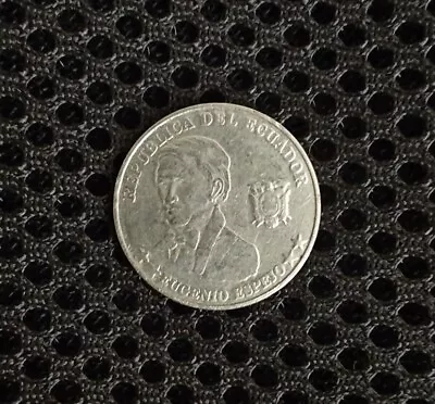 Ecuador 10 Centavos Coin 2000 • $1.10