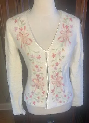 Vntg Moda International Cream Embroidered Floral Stretch Boucle Sweater  Size S • $15.99
