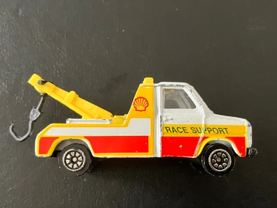 £2 • Buy Corgi Ford Transit Wrecker - Shell.   Broken Windscreen