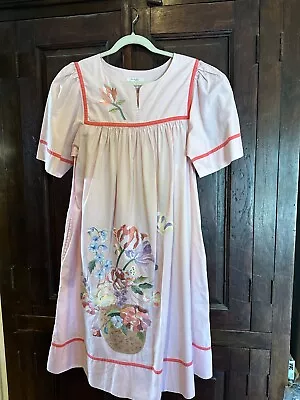 Go Softly Patio Floral Embroidered Square Yoke Neck Trapeze Patio Dress/ Mumu Sm • $24.99