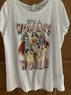 Ladies White Short Sleeve T-Shirt H&M DC Size Medium Wonder Woman Featured. • £5.50