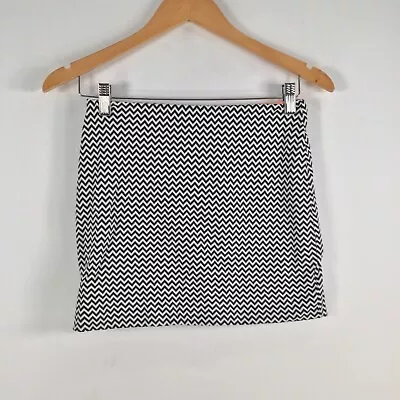 Tigerlily Womens Skirt Size 8 Mini Black White Geometric Stretch 034349 • $22.36