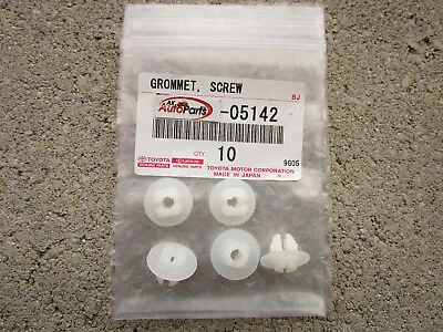 07 - 14 Toyota Fj Cruiser Front Radiator Grille Screw Grommets Qty 5 Oem New • $19.23