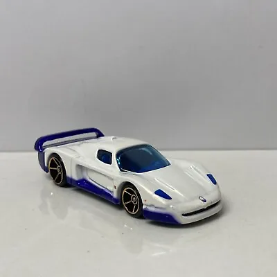 2004-2005 Maserati MC12 Collectible 1/64 Scale Diecast Diorama Model • $26.99