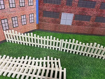 O Scale Fencing For Platforms Fields And More - Four 6 Inch White Fence Sections • $22.94