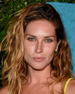 SEXY ERIN WASSON 8x10 PHOTO * • $11.50