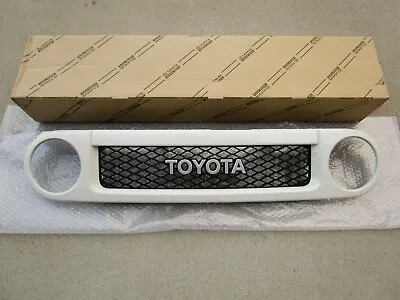 Fits :07 - 14 Toyota Fj Cruiser Front Radiatir Grille White Oem Brand New • $419.99