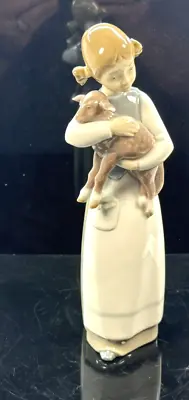 Lladro Girl With Lamb 1969-1993 Retired #1010 8.5  Porcelain • $95