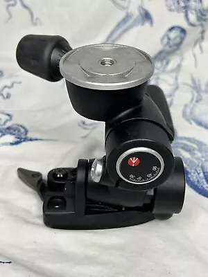 Manfrotto Fluid Tripod Head 804RC2 No Foot Pad (E3) • $27.99