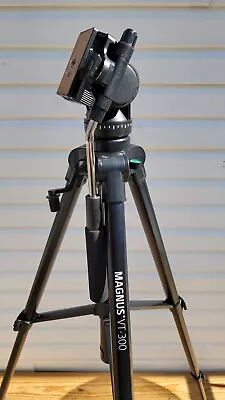 Magnus VT-300 Tripod System W/ Fluid Head Video Tripod With Case. • $38