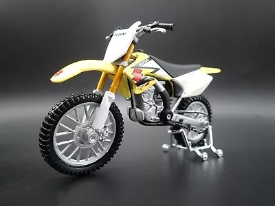 Suzuki Rm-z250 Dirt Bike Motorcycle 1/18 Scale Diorama Diecast Model Bike • $11.99