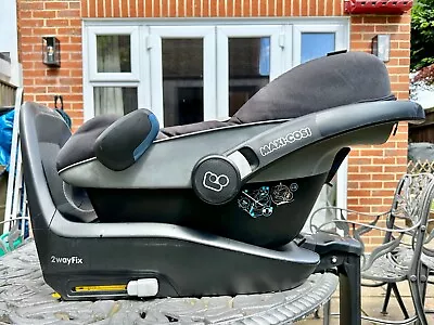 Maxi Cosi Pebble Car Seat And 2wayFix ISOFIX Base - Pre-Loved (one Child Only) • £10