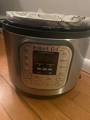 Instant Pot Duo Series 6 Qt 7 In 1 - New (damaged) • $23