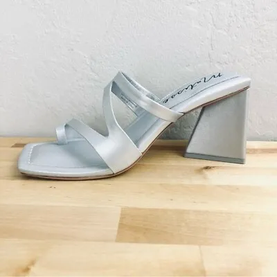 NEW Matisse Oslo Silver Toe Loop Strappy Sandals Triangle Heel Size 8 • £43.36