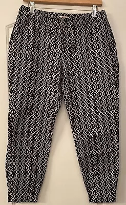 EUC Merona Women's Crop Black And White Stretch Pant Size 12 • $7.99