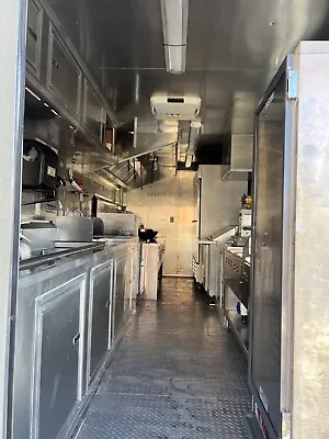 2018 10X20 ENCLOSED MOBILE FOOD TRUCK CONCESSION VENDING TRAILER Loaded • $59000