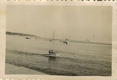 Antique Photo - Vintage Snapshot - Canes Pedal Mer 1936 - Pedal Boat • $9.20