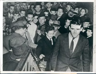 1940 Chicago Communists Mobbed By Crowd In Pekin Illinois Press Photo • $15