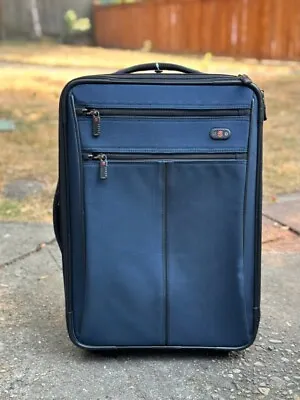 Victorinox Werks 2-Wheel 20  Softside 2-Suiter Frequent Flyer Carry-On Navy • $129.99