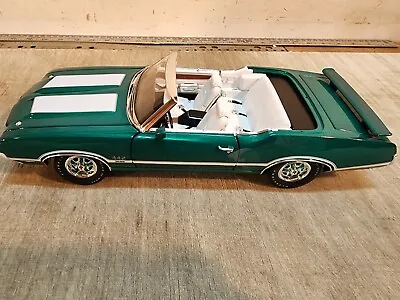 Acme: 1:18 1972 Oldsmobile 442 W-30 Radiant Green - A1805625 - Free Shipping !!! • $154.99