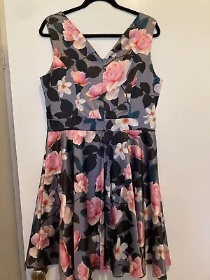 Review Ladies Grey Floral Dress Size 14 Fit And Flare Fully Lined • $19