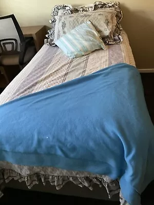$100 • Buy Single Ensemble Bed