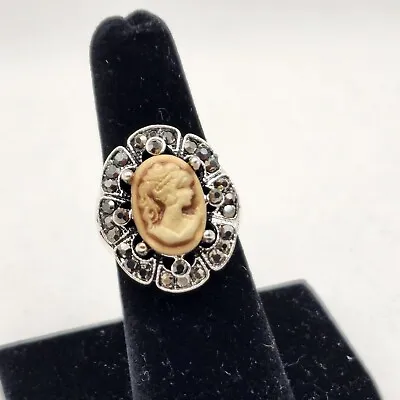 Vintage Cameo Ring Size 7.5 Silver Tone. Beige Cameo & Aurora Borealis Stones • $25