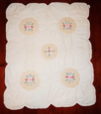 Crib Toddler Bed Comforter Cream Crocheted Roses Medallion Scalloped Edge • $39.99