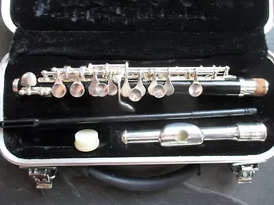 Piccolo   With Silver Color Keys W/ Case • $75