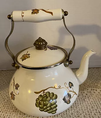 Villa Grande Grape Design Hand Painted Teapot • £38.61